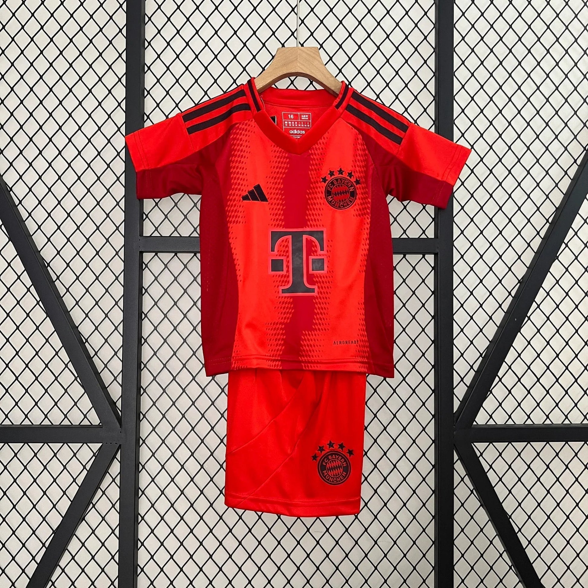 Kit Bambino Bayern Munich 2024-25